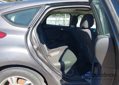 2013 Ford Focus Se z USA, uszkodzony, nr VIN 1FADP3K23DL218697